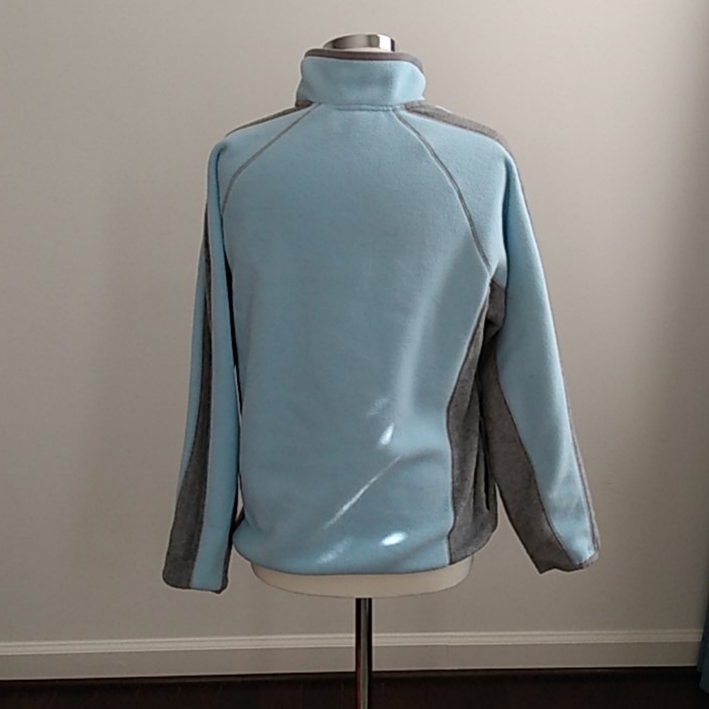 Fleece - Picture 3 of 3